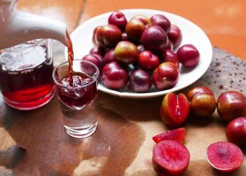 Rượu mận - Thức uống ưa thích của người dân Việt