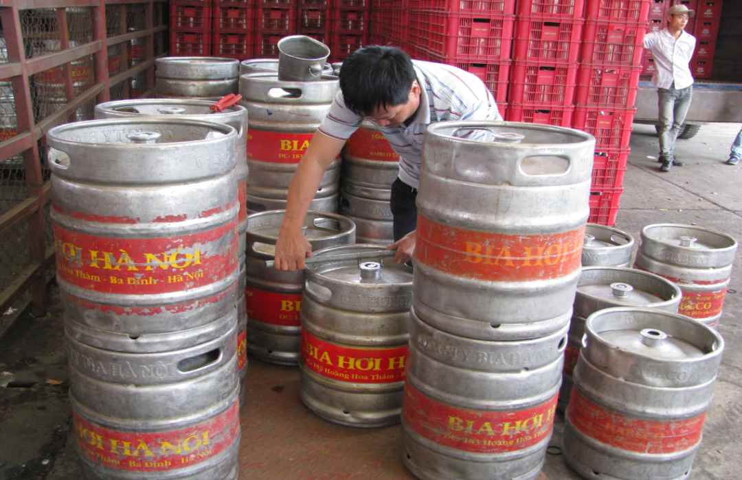 Những keg bia được đóng và vận chuyển một cách khéo léo 