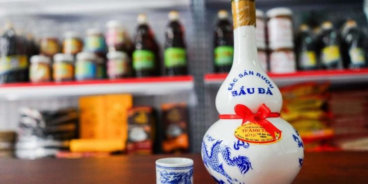 Rượu Bầu Đá được mệnh danh là thiên hạ đệ nhất Tửu