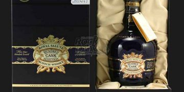 Rượu Chivas 100 mùi với nhãn hiệu Royal Salute Hundred Cask
