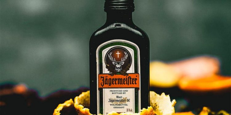 Rượu Jagermeister có thể kết hợp với nhiều nguyên liệu đặc sắc khác