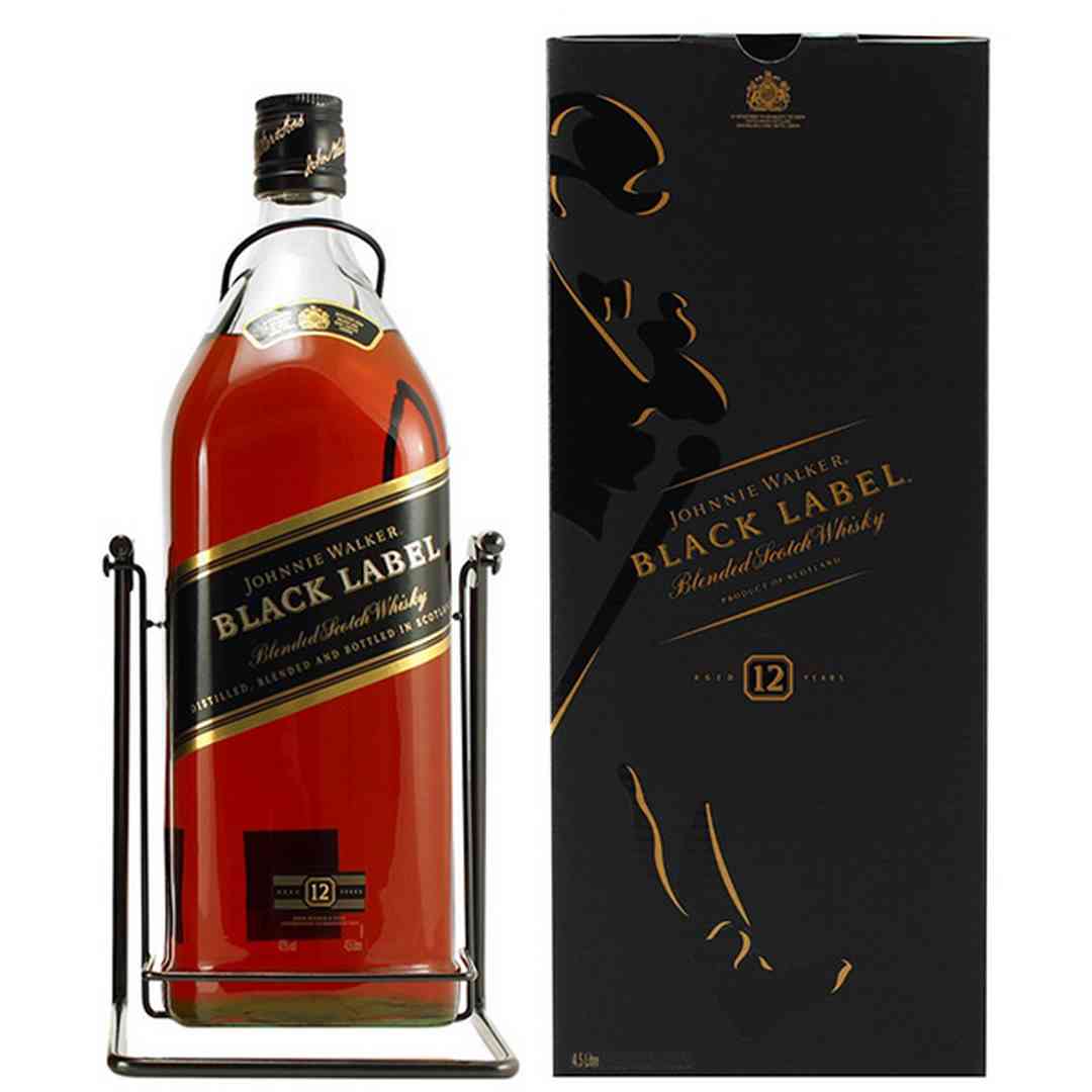 Black Label thuộc hãng rượu Johnnie Walker có nhãn màu đen 