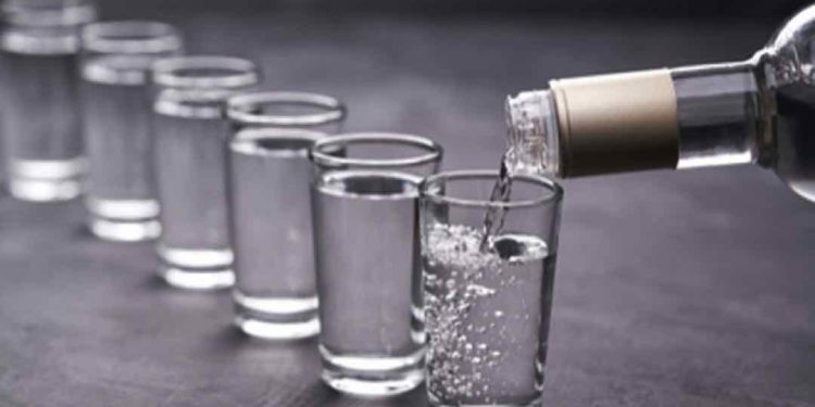 Rượu trắng có nguồn gốc từ nước bạn là Trung Quốc