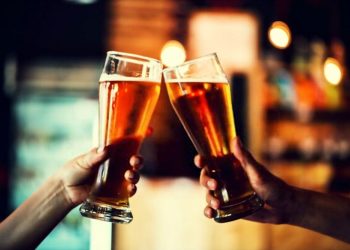 Giảm thiểu nguy cơ mắc bệnh khi uống bia vừa phải