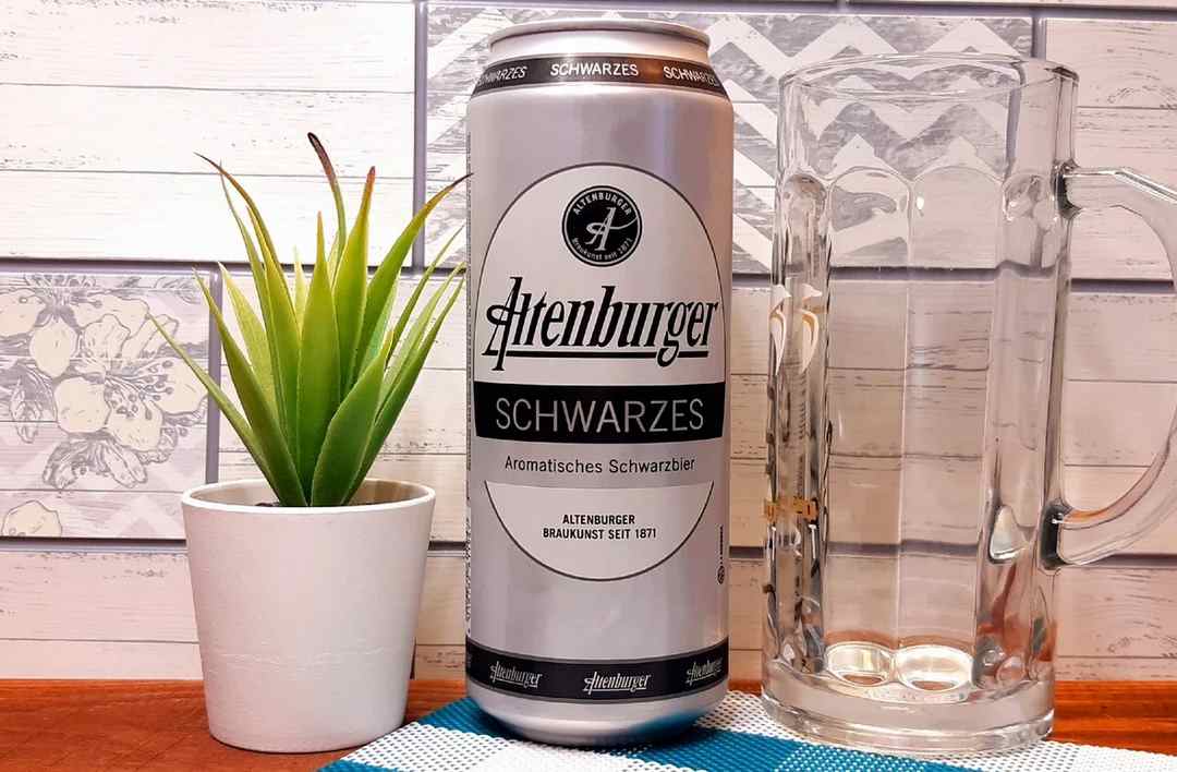 Thương hiệu bia đen Altenburger Schwarzes 4.9%