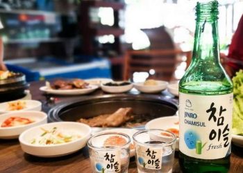 Kim Chi món ăn kèm tạo nên hương vị tuyệt vời của rượu Soju