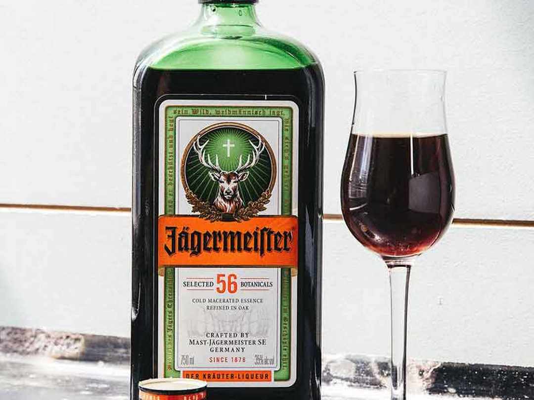 Rượu Jagermeister được sản xuất từ hơn 56 thành phần khác nhau