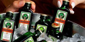 Rượu Jagermeister thường được dùng để pha chế các loại cocktail