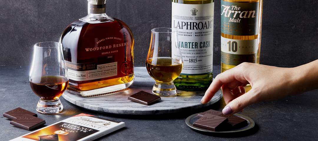 Chocolate đen sẽ tạo ra một sự kết hợp tuyệt vời với rượu Macallan