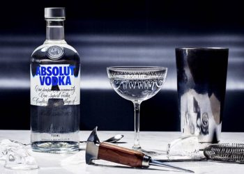 Rượu Vodka là một loại rượu có nguồn gốc từ vùng Đông Âu